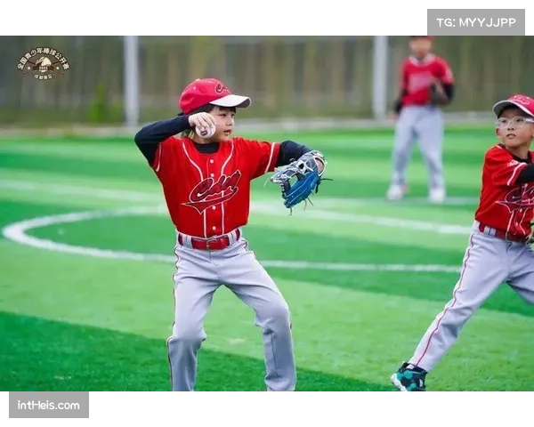 棒球文化融入城市生活：从赛场求婚到社区活动的情感联结